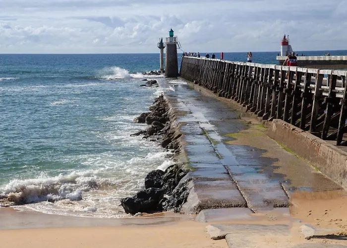 Superbe Appartement Neuf A Deux Pas De La Plage Avec Balcon Et Parking Prive A Capbreton - Fr-1-239-387